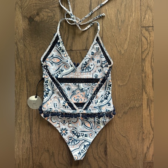 Tularosa Ember V-Neck Paisley-Print One-Piece Swimsuit - Picture 5 of 7